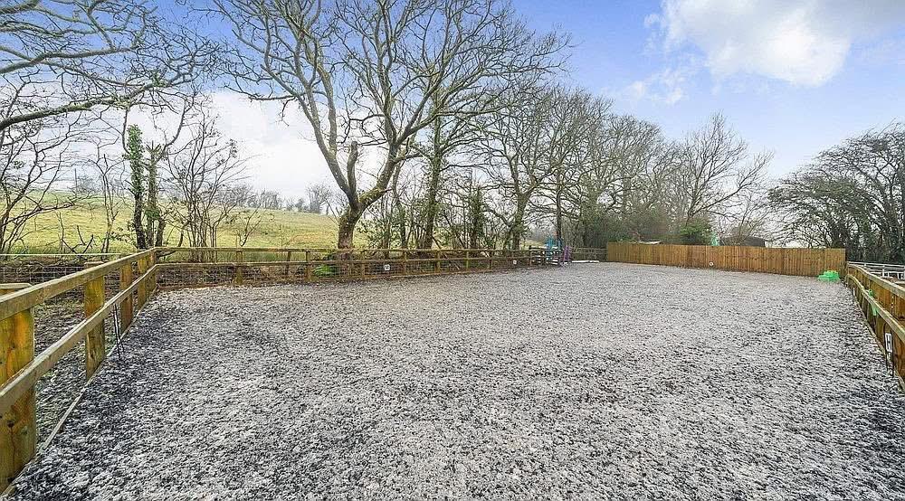 Penygroes Equestrian photo 2